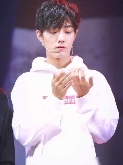 娱乐圈吃瓜爆料肖战是谁,娱乐圈吃瓜爆料中的焦点人物  第1张